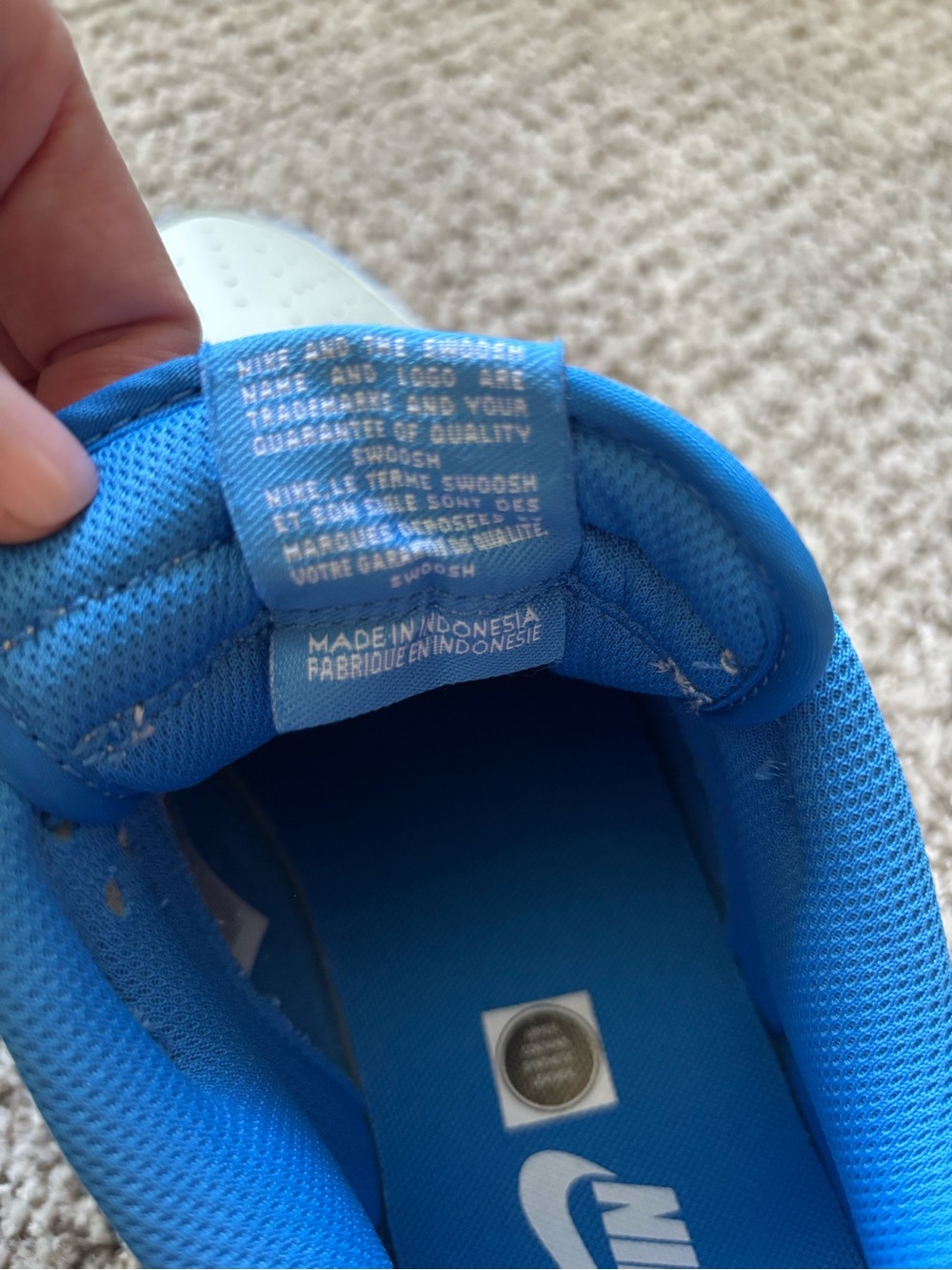 Nike Low-Top Sneakers in Bright Blue and White - Picture 6 of 7